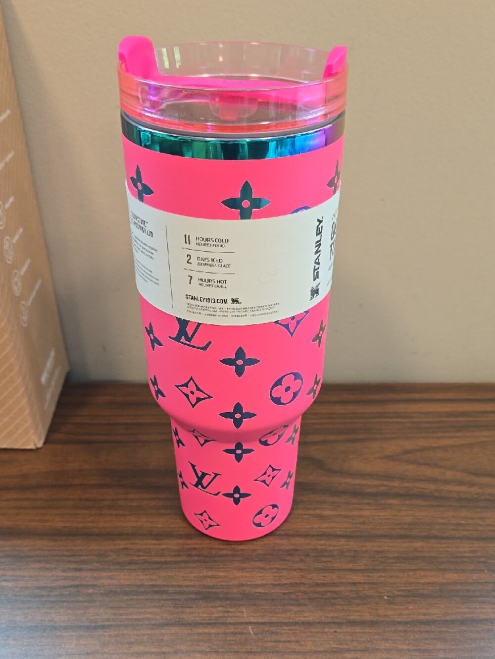 Stanley LV Pink FlowState Quencher H2.0 Tumbler with Handle - Picture 2 of 6
